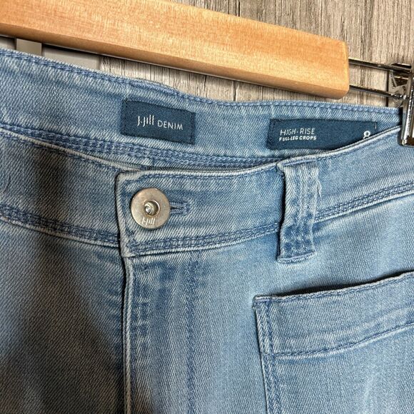 J Jill High Rise Wide Leg Jeans Patch Pockets Raw Hem Light Blue Color Size 8 - Picture 3 of 7